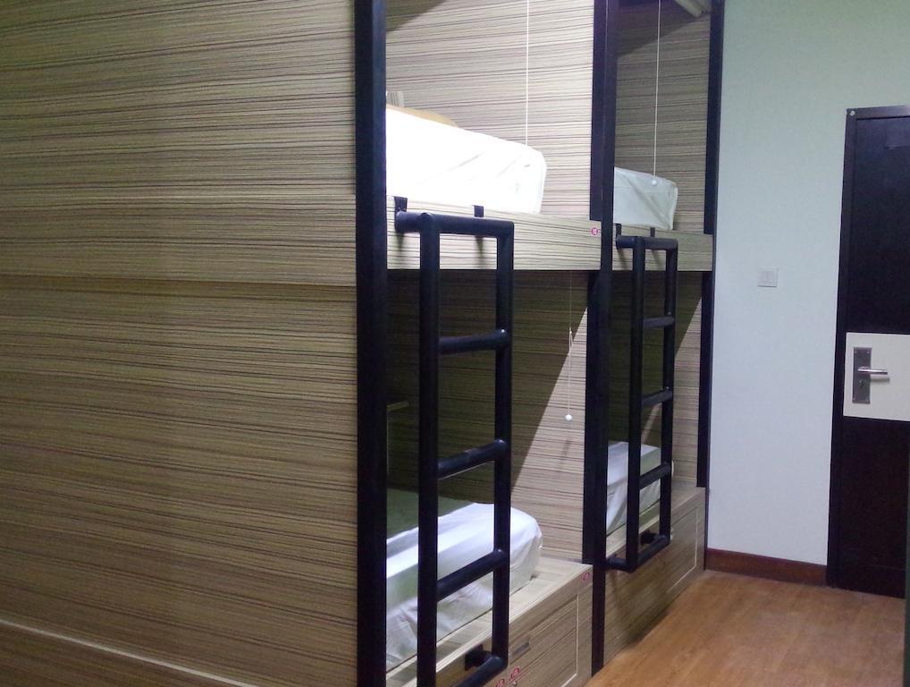 Cx Hostel Kuta Raya Номер фото