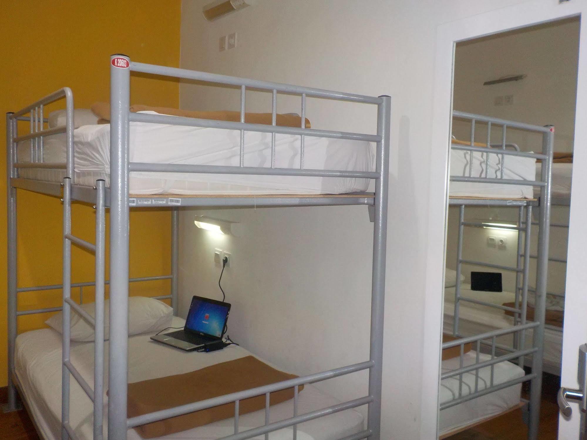 Cx Hostel Kuta Raya Экстерьер фото